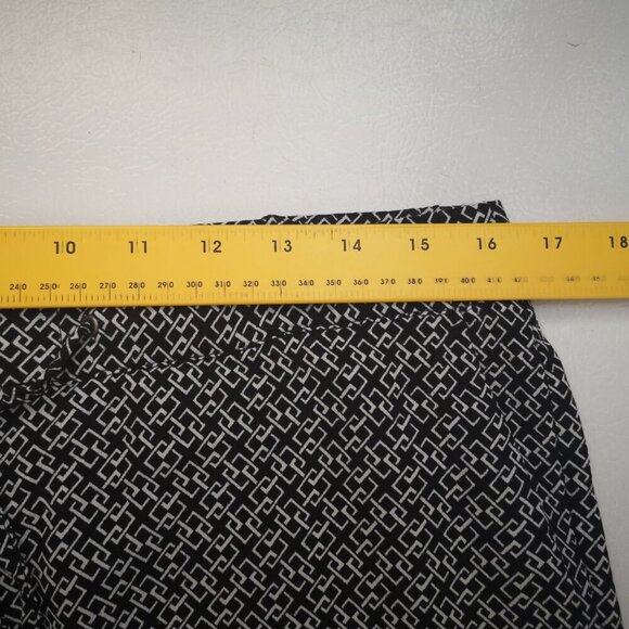 Olsen Europe Lisa Ladies Size Medium Lightweight Black & White Pattern Pants - Picture 9 of 11